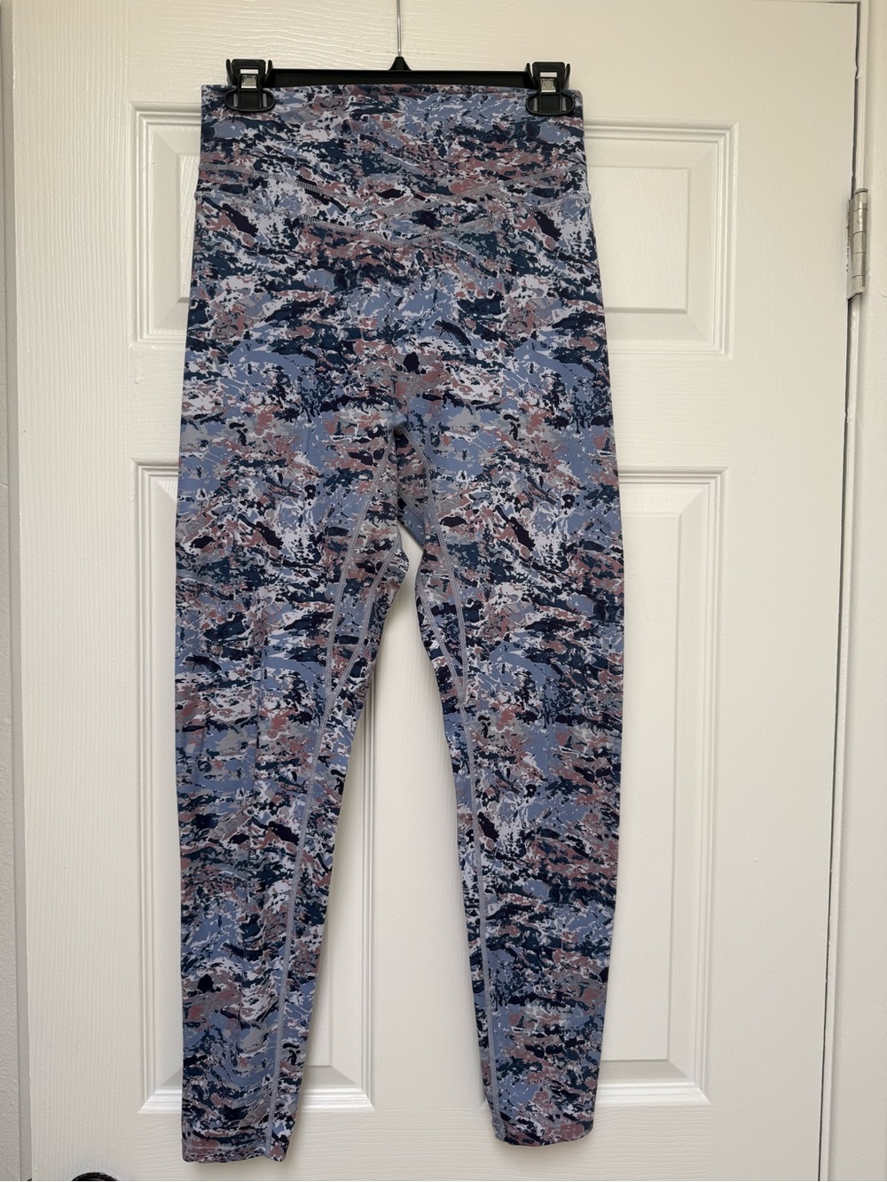 Vitality Ascend II Pant in Shoreline Printed Leggings in Dusty Pink & Blue